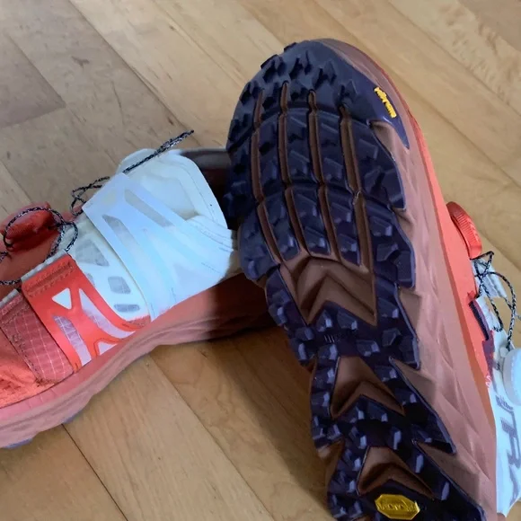 Altra Coral and White BOA Trail Running Slip-Ons - Picture 3 of 4